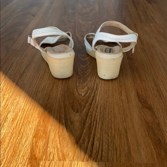 White leather wedge sandals women’s 7 - Picture 10 of 16